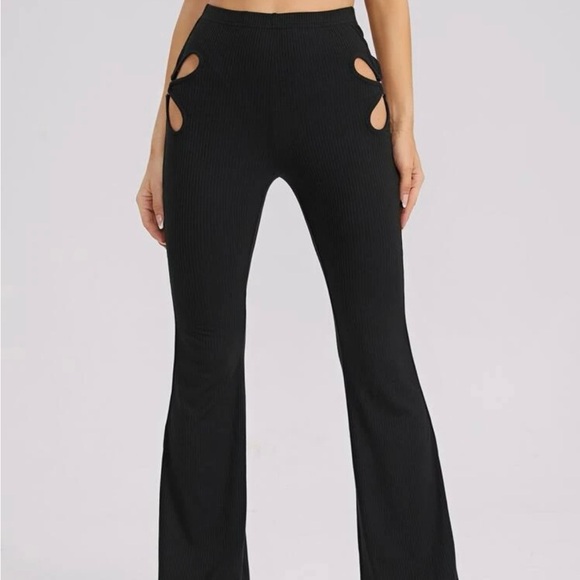 Shein ribbed flare pants with side cutouts - Picture 3 of 4